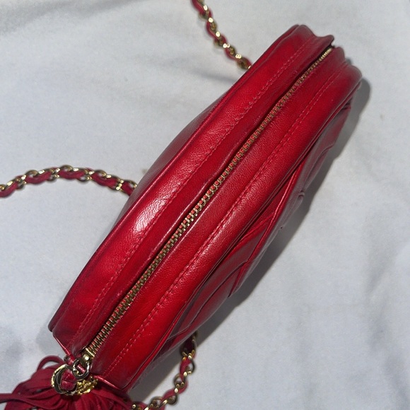 Chanel red CC Oval Lambskin Small Vintage Bag - Picture 7 of 15